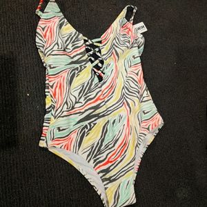 GLASSONS|| BNWT SWIMSUIT SIZE 6